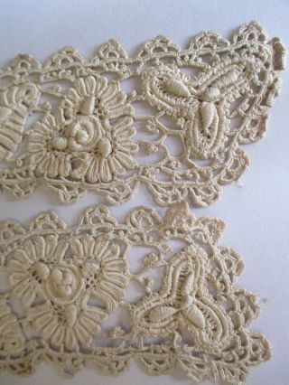 Antique Cream Irish Crochet small 2 piece collar 2