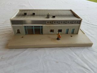 Vollmer 3520 Ho Gauge Very Rare Modern Style Station Building & Shops Good Cond