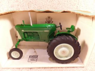 Rare Spec - Cast 1/16 Scale Diecast Oliver 880 Wide Front Tractor W Box