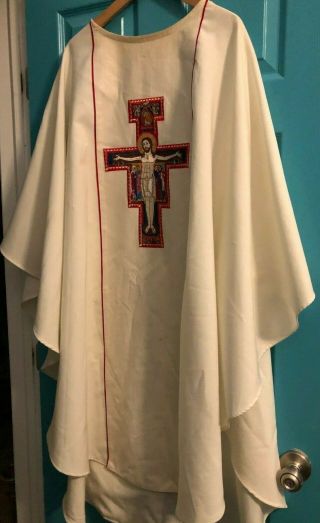 Gorgeous Rare Catholic Priests Ivory Chasuble W/ San Damiano Cross Crucifix