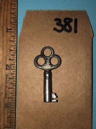Antique Steamer Trunk Key Yale B51 Chest Vintage Old - 381