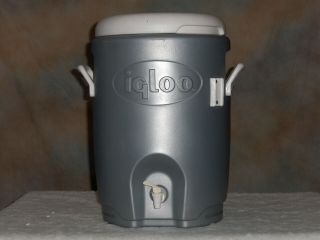 Vintage Rare Gray 5 Gal.  Igloo Maxcold Water/beverage Dispenser