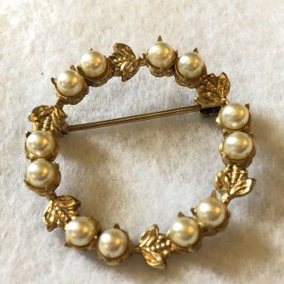 Vintage Antique Statement Brooch Pin Faux Pearl Gold Leaves Circle Gold Tone 1”