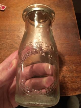 Rare Weinberg Dairy Chelsea Michigan Half Pint Bottle