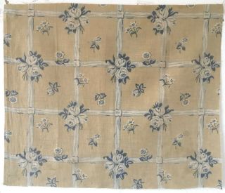 Charming Early 20th C.  French Linen Floral Fabric (2761)