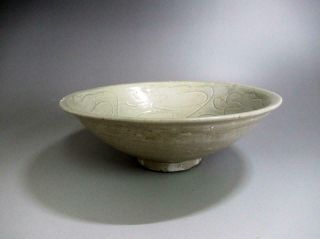 Chinese Pottery Celadon Tea Bowl/ Tasteful Relief/ 9205