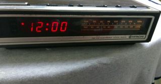 Vintage Hitachi Electronic Clock Radio Model Kc - 651h Fm/am