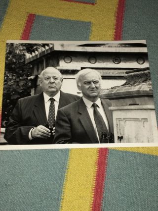 John Thaw & James Grout In Inspector Morse - Rare 1991 Press Photo