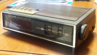 Vintage,  Emerson Fm/am Led Clock Radio With Snooze Button,  Model No.  Red5500a