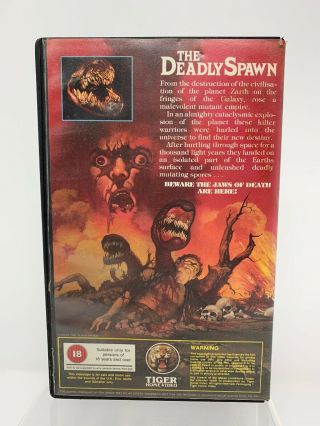 VINTAGE TIGER VIDEO THE DEADLY SPAWN VHS CLAMSHELL SHAPE HORROR RARE 3
