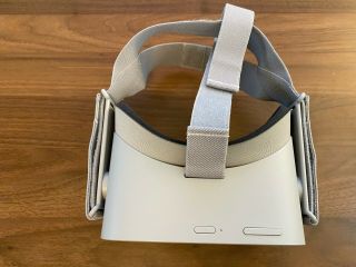 Oculus Go 64GB Standalone Virtual Reality Headset - Gray - Rarely 2