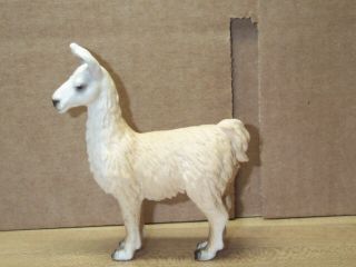 Schleich 2001 Llama Germany Figurine Retired Rare 3 1/4 " Tall 23/4 " Long Plastic