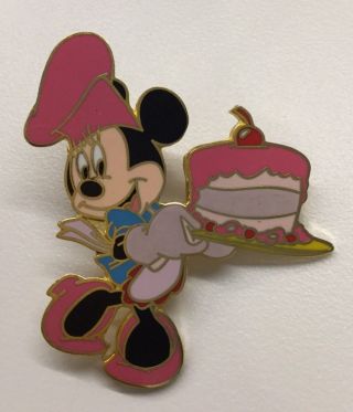 Disney Pin Disney Store Japan Minnie Mouse Making A Cake Rare Minnie Mouse Pin
