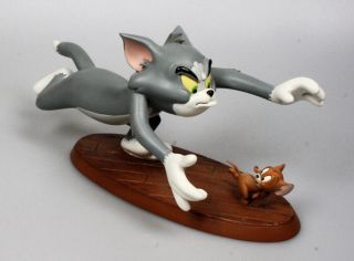 Extremely Rare Tom & Jerry Tom Chasing Jerry Figurine Statue