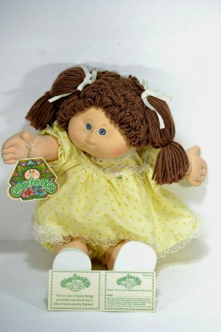 Vintage 1985 Cabbage Patch Kids Doll Girl Brown Hair Blue Eyes Yellow Dress