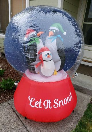 Gemmy Airblown Inflateable Christmas Penguin Family Snow Globe 5.  5ft Rare