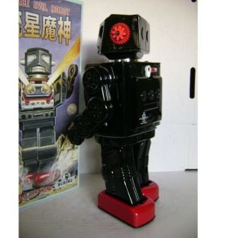 RARE SPACE EVIL BLACK ROBOT METAL HOUSE JAPAN MIB 3