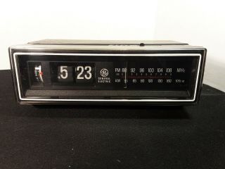 Ge General Electric Am/fm Alarm Flip Number Clock Radio Model 7 - 4305f Wood Grain