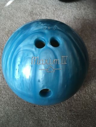 Vintage Ebonite Bowling Ball.  Blue Swirl.  10 Lbs 8 Oz