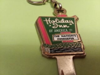 Very Rare/hard To Find Vintage Holiday Inn " Sign " Key W/key Chain Gold Tone