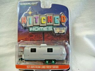Greenlight Greenmachine Chase Hitched Homes Rare 1971 Airstream Land Yacht