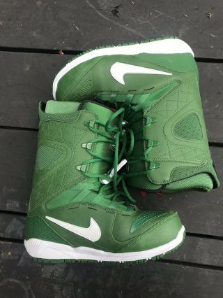 Nike Zoom Snowboard Boots - Size 8.  Rare Color