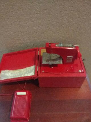 Rare Vintage Boxed Electric Kraemer Little Modiste Battery Sewing Machine Japan