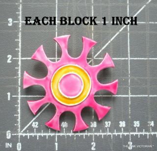 RARE SIGNED ACCESSOCRAFT N.  Y.  C.  1960s MOD ELECTRIC PINK FLOWER PIN BROOCH 2