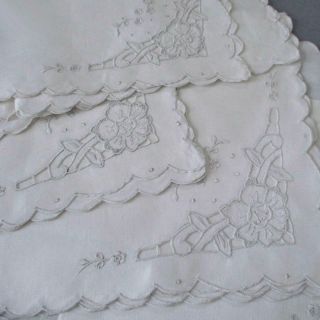 Set 6 Vintage Madeira Hand Embroidered Linen Napkins W Cutwork Flowers 22 " X 21 "