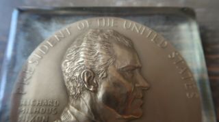 RARE Authentic President Richard Nixon Lucite Cube Paperweight Bronze Coin Gift 2