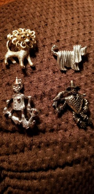 Rare Vintage Sarah Coventry Pin Set Wizard Of Oz Lion Tin Man Scarecrow Toto Dog