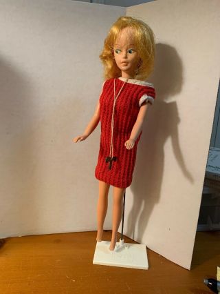 Vintage Tressy Doll No.  2 Platinum Hair W/stand,  Clothes,  And T Key Htf
