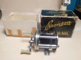 Vintage Bronson Lashless 1700 Casting Reel 100 Yd Capacity