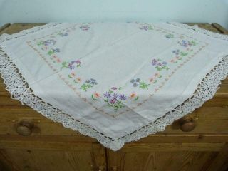 Vintage 1930s Embroidered Tablecloth With Flowers And Lace - 39 X 39 Inches
