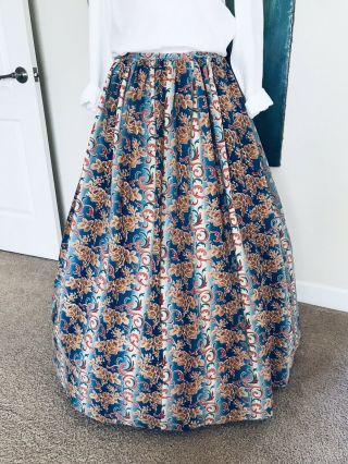 Antique Calico Skirt In Large Size.  Circa 1870’s.  Wonderful Fabric