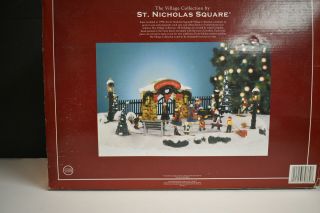 Rare Mr Christmas St Nicholas Square SKATING POND Park Animated Lighted Music 3