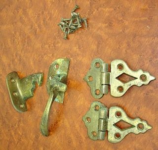 2 Vintage Brass Hinges And 1 Door Handle W/catch Similar To Wooden Icebox Style
