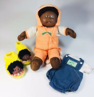 Vnt 1985 Cabbage Patch Doll,  Fuzzy Hair African American Black Boy & Accessories