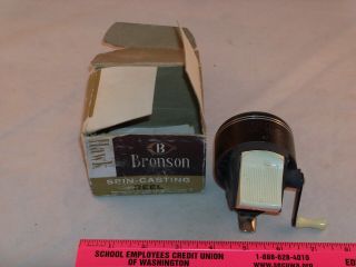Vintage Bronson Hawk No.  903 Spin Casting Reel With Paperwork Made In Usa