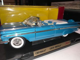 Yat Ming Road Signature 1:18 1959 Chevrolet Impala Convertible RARE BLUE 2