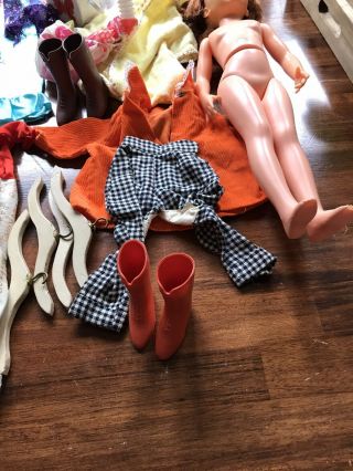 VINTAGE 1970 IDEAL CRISSY DOLL with Clothing,  Shoes,  Hairdryer,  Hangers 3