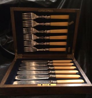 Vintage Set Of Silver Plated Epns Fish Knives & Forks In Wooden Case
