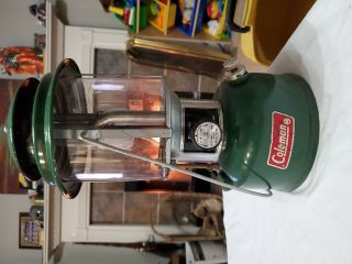 Vintage Coleman 220j Double Mantle Lantern With Clamshell Carry Case
