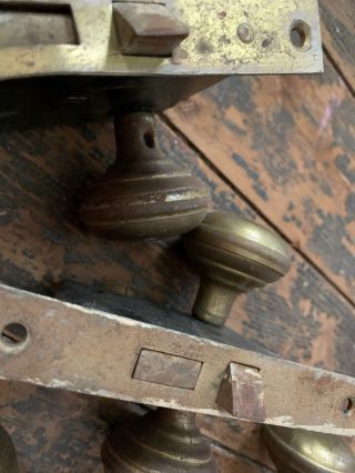 Set 4 Brass Plated Door Knobs And Lockplates Vintage Antique 3