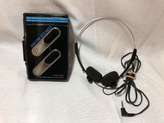 Rare Toshiba Am/fm Stereo Radio Cassette Player Kt - 4017 Walkman