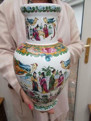 Vintage Chinese Vase Ladies In Waiting Lovely 10.  5 " (27cm) High