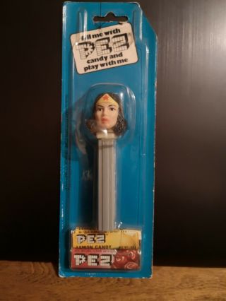 Wonder Woman Pez Dispenser No Feet In Package Extremely Rare - Grey Stem