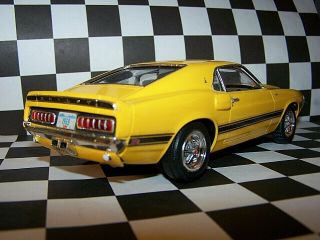 1/25 REVELL 1969 FORD SHELBY MUSTANG GT - 500 BUILT MODEL CAR - DETAILED - XMAS TIME 3