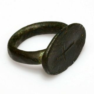 A PERFECT BYZANTINE BRONZE RING WITH CHRISTIAN CROSS - CARVED CIRCA 1000 - 1300 AD 3
