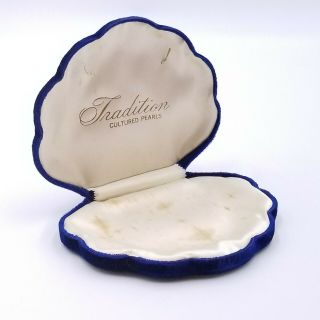 Antique Large Shell Shape Cobalt Blue Velvet Silk Jewelry Box F Pearl Necklace